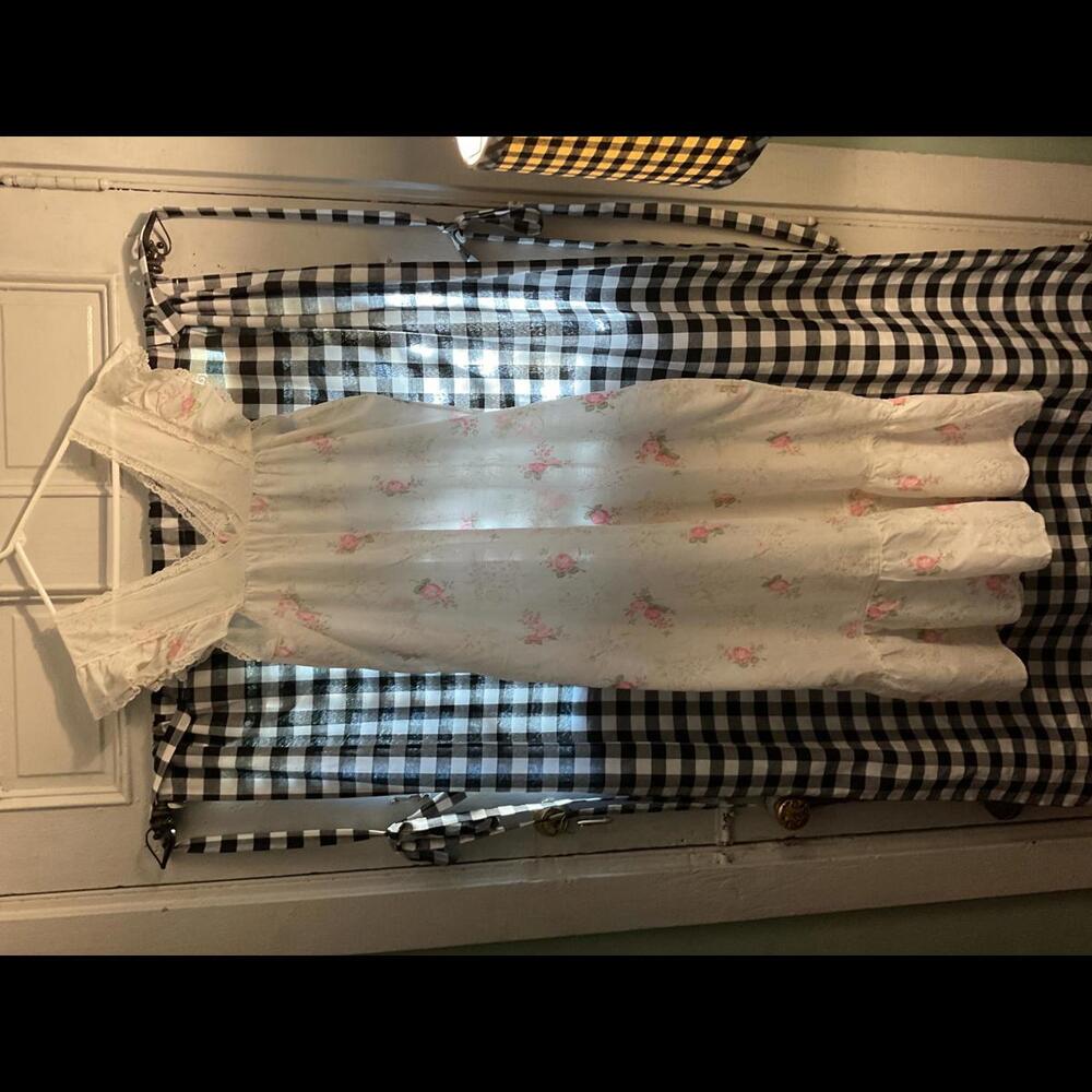 Vintage Beautiful Maxi Length Summer Nightgown with Flowers  L/ XL